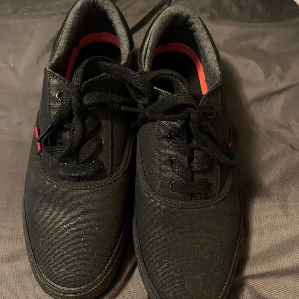 Black Canvas Levi Low-Tops